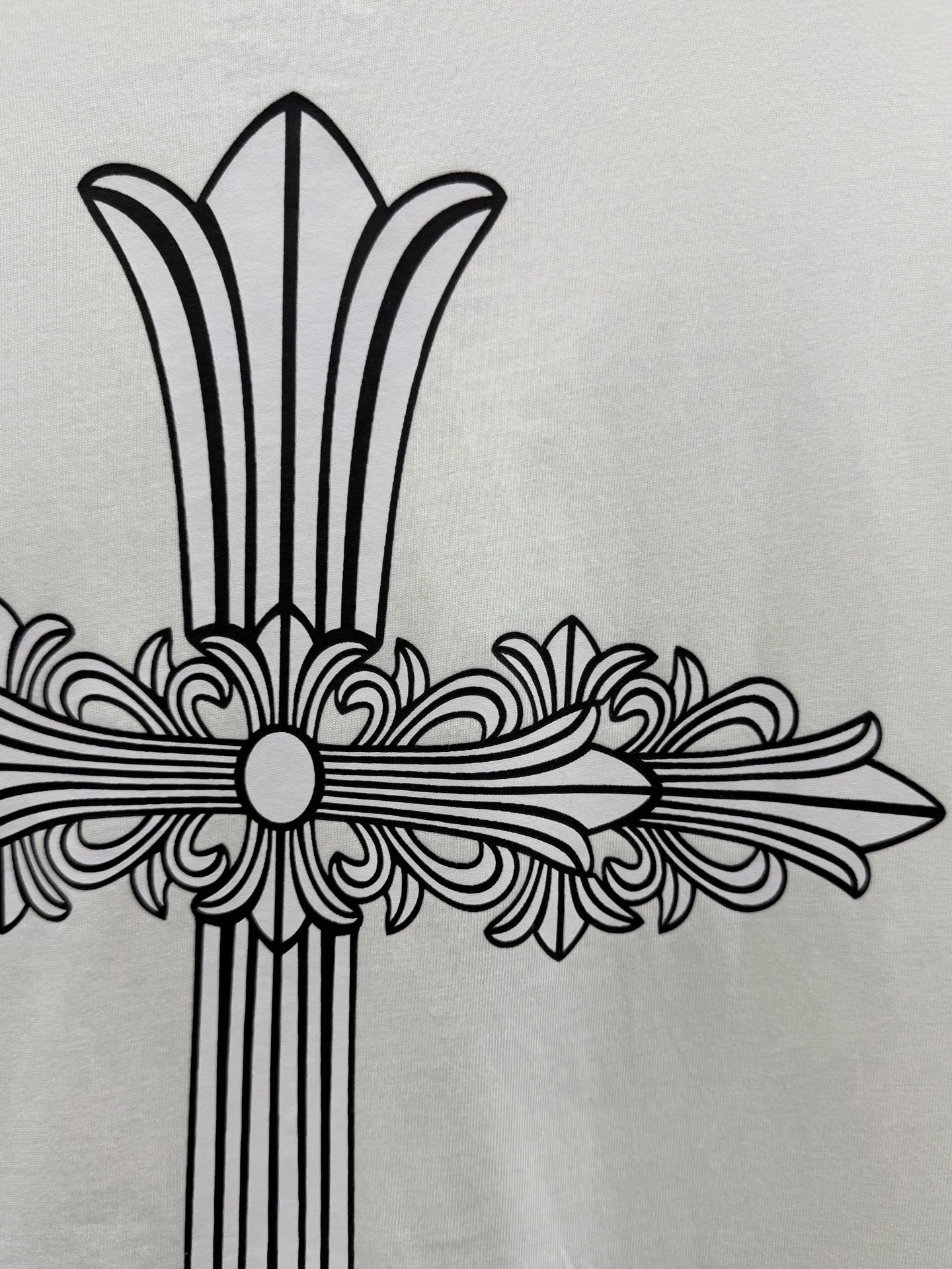 【 In Stock】Chrome Hearts size S M L XL Chrome Hearts Cross long sleeve Series 32 ， 190G， ， ， ， 、 ， 。 ， ， ， Classic ， ， 。 Classic ， ， 、 ， 。 ， ， ， ， ， ， ， Classic 。 ， ， Same Style ， ， ， ， Same Style。